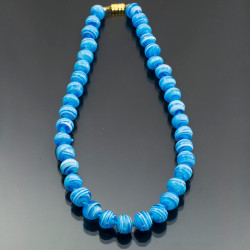 Piccolo lucido celeste