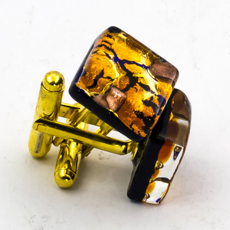Gemelli con supporto metallico di colore oro Gemelli con supporto metallico di colore oro